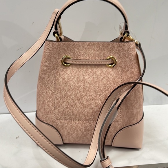 MICHAEL KORS 35F2GM9M1B MERCER SMALL BUCKET DRAWSTRING CROSSBODY
Dk Powder Blush - Picture 7 of 16